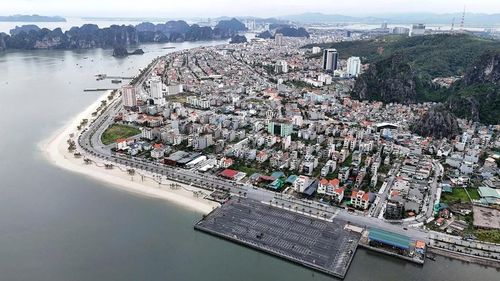 Quốc hội khóa XVI đã thông qua Nghị quyết về thành lập thành phố Quảng Ninh. Đây là dấu mốc có ý nghĩa đặc biệt trong lịch sử phát triển của Quảng Ninh. Ảnh: Tuệ Nhi
