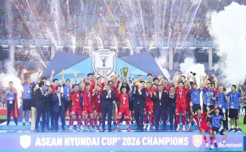 Tuyển Việt Nam nâng cao chiếc cúp vô địch ASEAN Cup 2026 đầy thuyết phục.