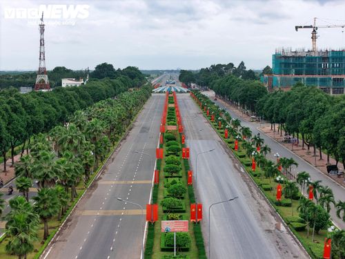 Ga Tuy Hạ dự kiến nằm cạnh đường 25B, trong khi ga Nhơn Trạch được bố trí tại khu vực trung tâm phường Nhơn Trạch. 