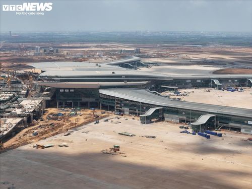 Sơ bộ tổng mức đầu tư giai đoạn 1 khoảng 134.169 tỷ đồng, chưa bao gồm chi phí giải phóng mặt bằng, thấp hơn so với phương án nghiên cứu trước đó. Dự án dự kiến thực hiện theo hình thức hợp đồng BT, trong đó nhà đầu tư huy động vốn triển khai và được thanh toán bằng quỹ đất kết hợp nguồn ngân sách Nhà nước.
