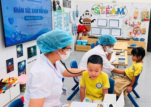 Chương trình khám sức khoẻ cho học sinh trên địa bàn Hà Nội. (Ảnh: Sở Y tế Hà Nội)