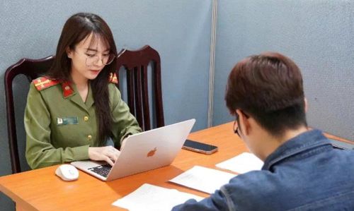 Chủ tài khoản N.T.Đ đã được mời lên Cơ quan Công an làm việc và công nhận thông tin được tạo ra nhằm câu view, không đúng sự thật. Ảnh: Công an thành phố Hà Nội.