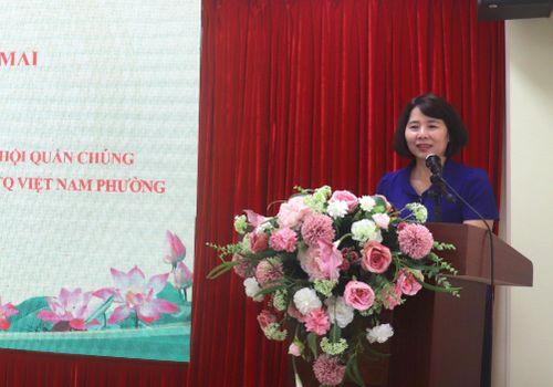 Chủ tịch Ủy ban MTTQ Việt Nam phường Bạch Mai Tạ Thị Thanh Huyền phát biểu. Ảnh: PV