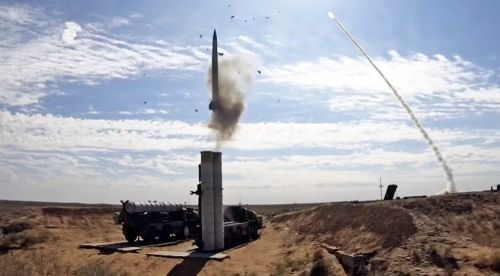 Cuộc tập kích diễn ra trong bối cảnh Ukraine thiếu nhiều loại vũ khí đánh chặn và tên lửa đối không dành cho tiêm kích. Trong khi đó, Nga tiếp tục tăng cường sử dụng tên lửa đạn đạo.