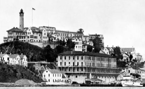 Đó chính là điều khiến cuộc vượt ngục Alcatraz năm 1962 tiếp tục được nhắc đến như một trong những vụ đào tẩu bí ẩn nhất nước Mỹ.