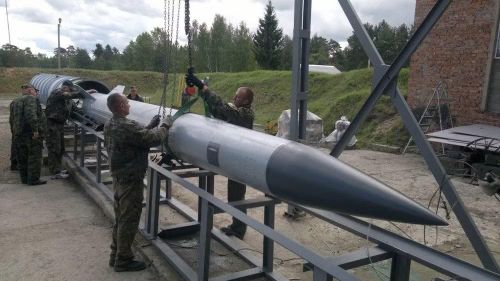 Các sĩ quan tình báo Ukraine cho rằng thực tế trên có liên quan chặt chẽ đến tình hình leo thang cuộc tấn công bằng tên lửa nhằm vào những mục tiêu xung quanh thủ đô Kyiv.