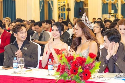 Hoa hậu Bùi Quỳnh Hoa đến ủng hộ sự kiện khởi động của Miss Charm Vietnam 2026