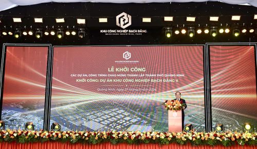 Bí thư Tỉnh ủy Quảng Ninh Quản Minh Cường phát biểu tại lễ khởi công Dự án Đầu tư kinh doanh cơ sở hạ tầng KCN Bạch Đằng II. Ảnh: Ngọc Anh.