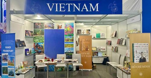  Gian hàng của Việt Nam tại Hội sách Frankfurt. 