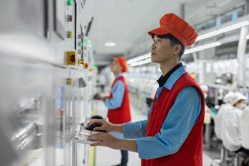 Nhân viên dự kiến được đào tạo về chuyên môn, kỹ năng mềm và năng lực lãnh đạo. Ảnh: Apple.