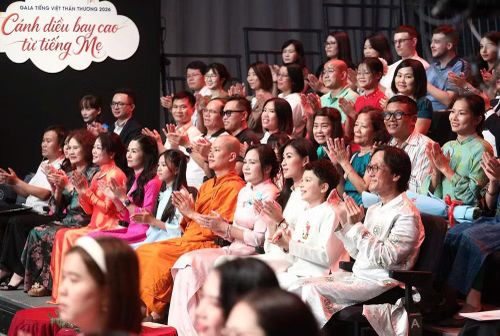 Các đại biểu tham dự chương trình. (Ảnh: Ủy ban Nhà nước về người Việt Nam ở nước ngoài cung cấp)