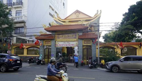 Chung quanh Linh Quang Tịnh xá, đường Trương Công Định không còn cảnh bán chim hoang dã. (Ảnh: LÊ ĐÌNH THÌN)
