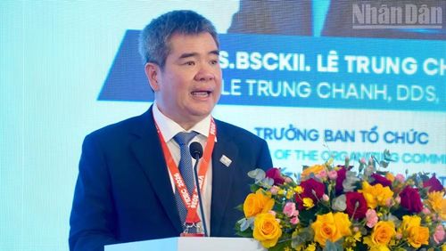 Tiến sĩ, bác sĩ Chuyên khoa II Lê Trung Chánh, Phó Chủ tịch thứ nhất Hội Răng Hàm Mặt Việt Nam, Giám đốc Bệnh viện Răng Hàm Mặt Trung ương Thành phố Hồ Chí Minh phát biểu khai mạc.
