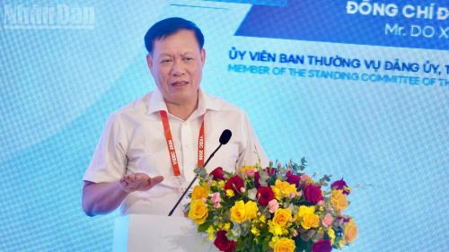 Thứ trưởng Y tế Đỗ Xuân Tuyên phát biểu chỉ đạo.