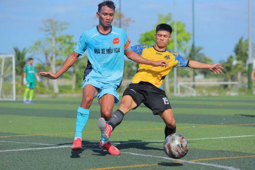 Hiếu Hoa (trái) nhận thất bại 1-2 trước 532 Sport.