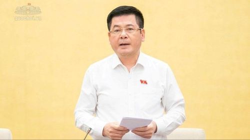  Phó Chủ tịch Quốc hội Nguyễn Hồng Diên phát biểu về dự thảo Luật Luật sư (sửa đổi). Ảnh: Cổng thông tin điện tử Quốc hội 