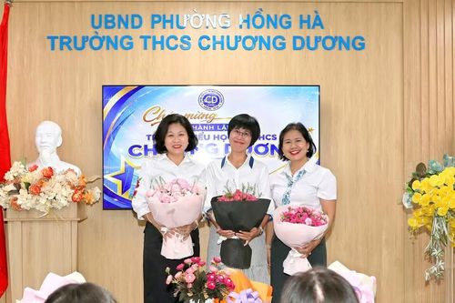 Ban lãnh đạo Trường Tiểu học & THCS Chương Dương sau sắp xếp.