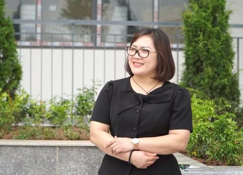 Bà Chử Thị Thu Hường – Hiệu trưởng Trường THCS Chất lượng cao Phan Bội Châu