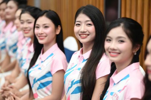 Ở CLB Công an Hà Nội, những cái tên như Nguyễn Quang Hải, Bùi Hoàng Việt Anh, Lê Phạm Thành Long, Lê Văn Đô, Nguyễn Đình Bắc và Đoàn Văn Hậu thu hút sự chú ý của dàn thí sinh. Đây đều là cầu thủ có dấu ấn trong màu áo CLB và từng góp sức cho đội tuyển Việt Nam.