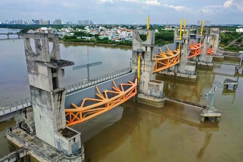 Một cống ngăn triều thuộc dự án chống ngập 10.000 tỷ đồng tại TPHCM. Ảnh: Hữu Huy.
