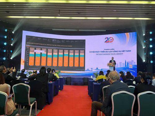 Các đại biểu quốc tế đóng góp nhiều ý kiến cho du lịch cao cấp của Việt Nam tại Diễn đàn.