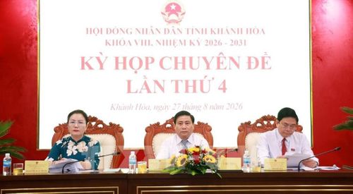Chủ tọa kỳ họp. Ảnh: Xuân Triệu - TTXVN