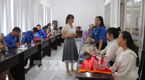 Hoạt động đố vui tìm hiểu kiến thức lịch sử tại Thư viện thành phố Cần Thơ cơ sở Vị Thanh. Ảnh: Nguyễn Hằng - TTXVN