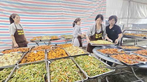 Chùa Thành chuẩn bị hàng nghìn suất cơm chay phục vụ  lễ Vu lan 2026