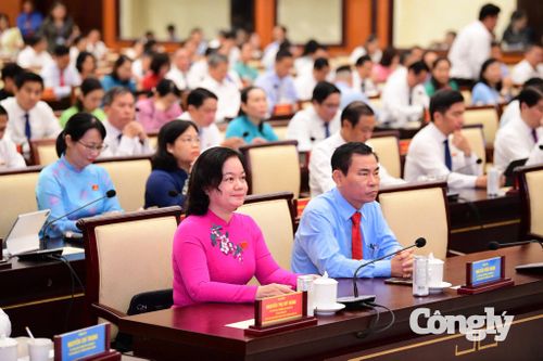 Toàn cảnh kỳ hop. Ảnh: QĐ.