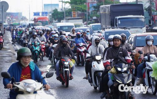 TP.HCM bãi bỏ quy định tạm dừng thu phí đường bộ đối với xe máy.