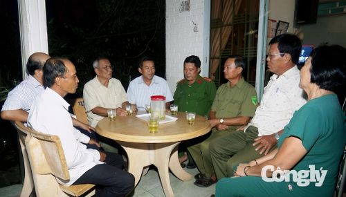 Những người có uy tín đã phát huy vai trò tích cực khi tham gia mô hình “Câu lạc bộ 3 tích cực trong đồng bào dân tộc Khmer” xã Hưng Hội
