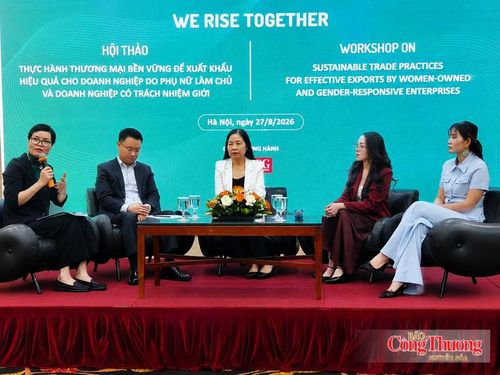 Diễn giả tham gia toạ đàm trong khuôn khổ hội thảo.