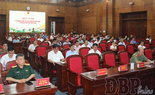 Đại biểu dự hội nghị tập huấn.