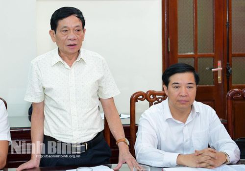 Đại diện lãnh đạo Hội Nhà báo tỉnh phát biểu tại hội nghị.