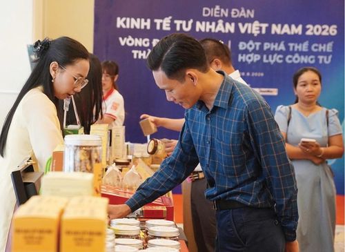  Hỗ trợ doanh nghiệp xúc tiến thương mại trong khuôn khổ hoạt động Diễn đàn kinh tế tư nhân.