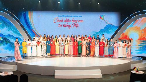 50 giáo viên kiều bào đến từ 14 quốc gia tham dự đêm Gala.