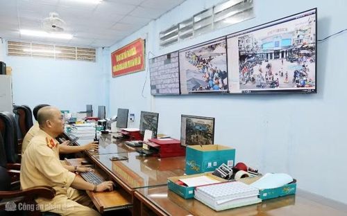 Phòng CSGT Công an TP Cần Thơ ứng trực 24/24 để kịp thời ghi nhận các hành vi vi phạm về TTATGT.