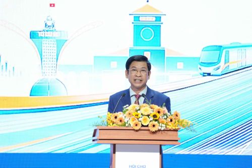 Đồng chí Hồ An Phong, Thứ trưởng Bộ Văn hóa, Thể thao và Du lịch phát biểu.