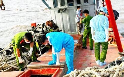 Cán bộ Đội khám nghiệm hiện trường là những người “đến trước, về sau” mỗi khi có án xảy ra.