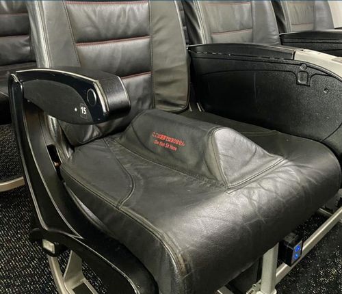 Chi tiết nhỏ nhưng liên quan đến an toàn hàng không. (Ảnh: Japan Airlines). ↵