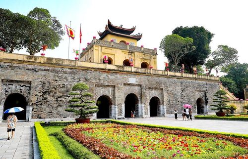 Di sản Hoàng thành Thăng Long - Hà Nội là điểm đến hấp dẫn nhiều du khách. Ảnh: M.H