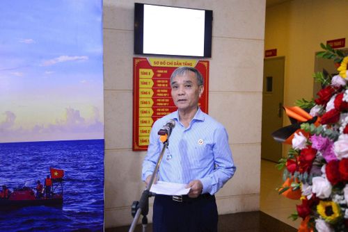 Thượng tướng Phạm Hồng Hương, Phó Chủ tịch Hội Cựu chiến binh Việt Nam phát biểu khai mạc triển lãm. Ảnh: Vũ Minh