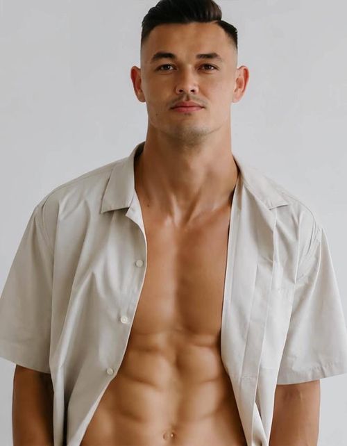 MC Hoàng Oanh và Lê Giang Patrik được coi là cặp gái giỏi gặp trai tài của showbiz Việt.