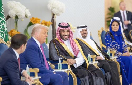 Theo ông Miad Maleki, nhà phân tích về Iran tại Quỹ Bảo vệ các nền dân chủ (FDD), nếu UAE thực sự cắt đứt quan hệ tài chính và thương mại với Tehran, đây có thể là "biện pháp kinh tế có tác động lớn nhất đối với Iran trong cuộc chiến này", thậm chí vượt ảnh hưởng từ các lệnh cấm vận của Mỹ.