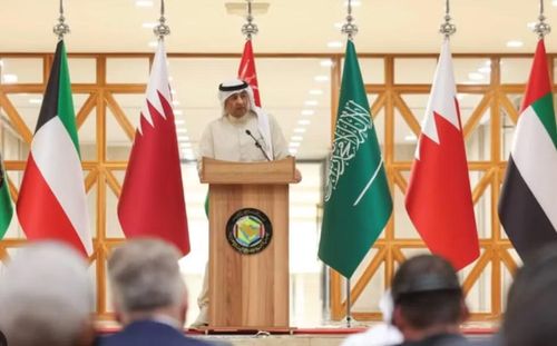 Nhà phân tích Caolan Magee của Al Jazeera cho rằng việc Mỹ đẩy mạnh chiến tranh kinh tế với Iran đồng nghĩa Washington phải chấp nhận khả năng gián đoạn kéo dài tại eo biển Hormuz.