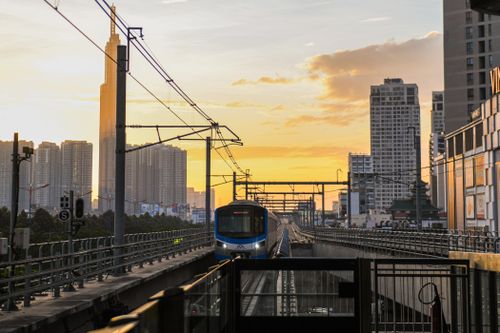  Từ những công trình quen thuộc đến tuyến metro mới, TP.HCM thay đổi cùng ký ức của mỗi người. Ảnh: Linh Huỳnh/Znews. 
