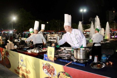 Các đầu bếp trổ tài