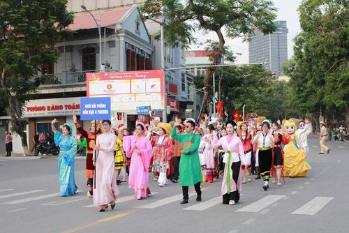 Các khối diễu hành