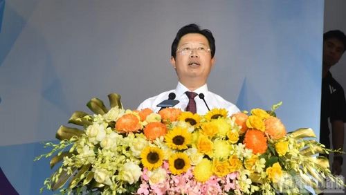  Phó Chủ tịch Ủy ban nhân dân tỉnh Đồng Tháp Huỳnh Minh Tuấn phát biểu khai mạc Đại hội. (Ảnh: NGUYỄN SỰ) 