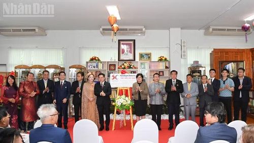 Lễ khánh thành Thư viện Việt Nam trong Trung tâm Việt Nam học tại Đại học Rajabhat Udon Thani. (Ảnh: XUÂN SƠN)